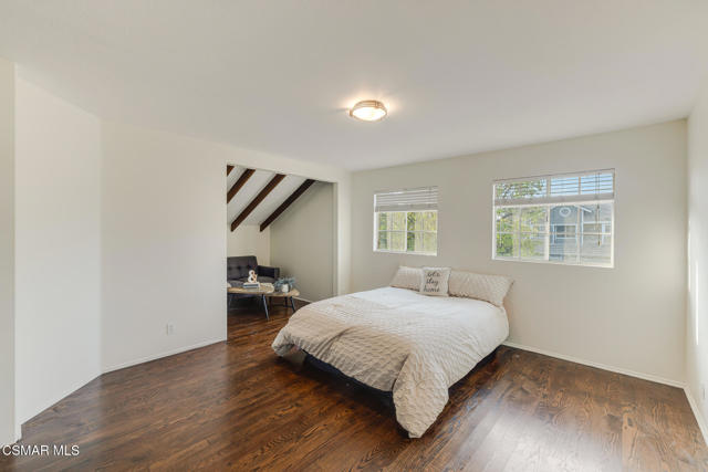 12208 Cherry Grove Street, Moorpark CA: https://media.crmls.org/mediaz/1267e40c-a23b-4431-afe0-64a1de1088f6.jpg