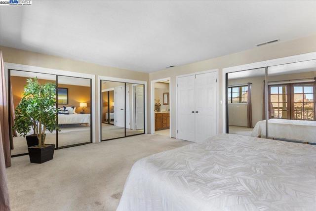 6444 Boone Dr, Castro Valley CA: https://media.crmls.org/mediaz/1268035d-234c-4c39-916a-33169f3ea974.jpg