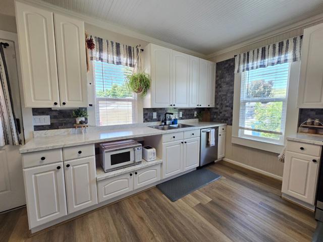38 Monterey Street, San Juan Bautista CA: https://media.crmls.org/mediaz/12683f5b-6e8f-4e69-adb7-37b5c294d679.jpg