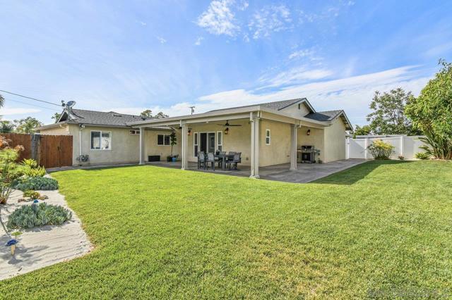 8931 Sunwood Dr, Santee CA: https://media.crmls.org/mediaz/12690136-fef6-4548-b577-0a078132986e.jpg