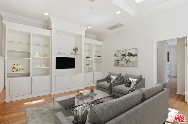 1710 Santa Paula Place, Glendale CA: https://media.crmls.org/mediaz/126934ee-9262-4e6d-b181-75ac4a5afadd.jpg