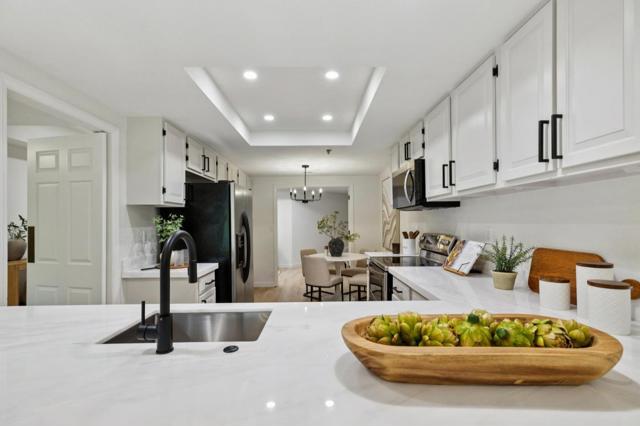 440 Cesano Court, Palo Alto CA: https://media.crmls.org/mediaz/126942dd-34bc-4958-bff3-86a43d0c5118.jpg