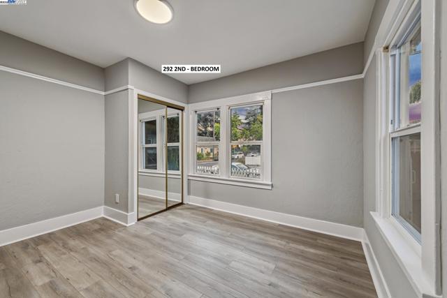 290 2Nd Ave, San Leandro CA: https://media.crmls.org/mediaz/1269ffc4-5f1f-4d69-a656-69ec4d8d60e2.jpg