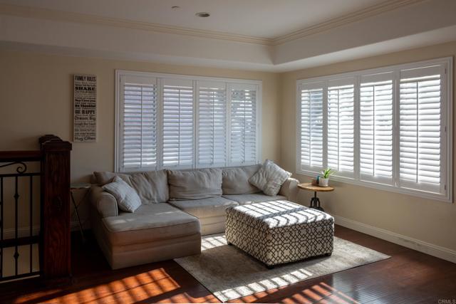 Detail Gallery Image 8 of 46 For 1657 Coronado Ave, Spring Valley,  CA 91977 - 5 Beds | 3/1 Baths