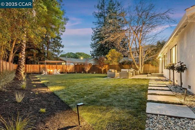721 Sinnet Ct, Danville CA: https://media.crmls.org/mediaz/126be46d-c2d1-4987-907b-8514d4529c9f.jpg