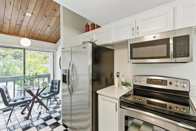 2313 Ticonderoga Drive, San Mateo CA: https://media.crmls.org/mediaz/126c19f9-ead5-4294-8b52-66a8beda06db.jpg