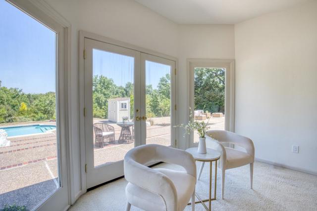 18 Foothill Place, Pleasanton CA: https://media.crmls.org/mediaz/126c5ef6-bbca-4e2e-bdac-e19b97c86b1f.jpg