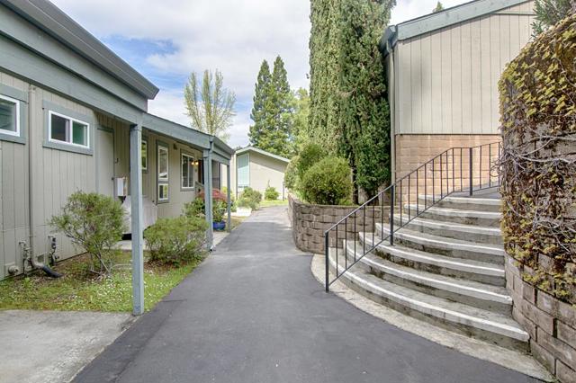 281 Anchor Court, Boulder Creek CA: https://media.crmls.org/mediaz/126c8b43-a8b8-4bd2-81b2-3884878cfe12.jpg