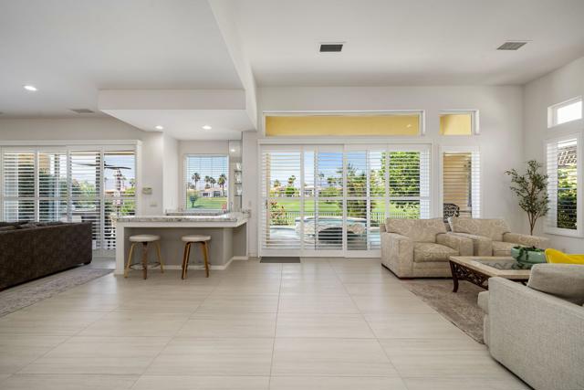 371 Tomahawk Drive, Palm Desert, CA 92211