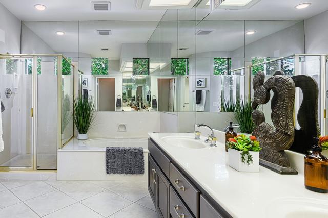 7 Florentina Drive, Rancho Mirage CA: https://media.crmls.org/mediaz/126d465a-c9b1-49d3-8489-82ebf00e3958.jpg