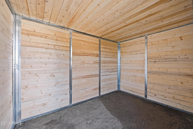 952 Carefree Drive, Simi Valley CA: https://media.crmls.org/mediaz/126d6816-46bf-485f-9624-5276b1189732.jpg