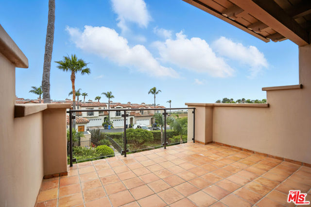 6440 Lunita Road, Malibu CA: https://media.crmls.org/mediaz/126da09a-fc35-45a7-a27c-85964d72d87f.jpg