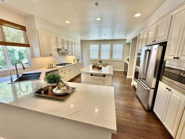 1164 Lexington Way, Livermore CA: https://media.crmls.org/mediaz/126da34b-040f-4bc4-a7e7-cbede925bf8b.jpg