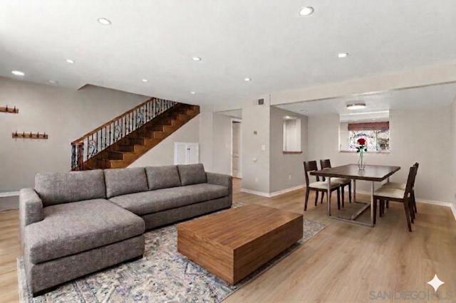 Image 5 of 36 For 835 E Ave  B