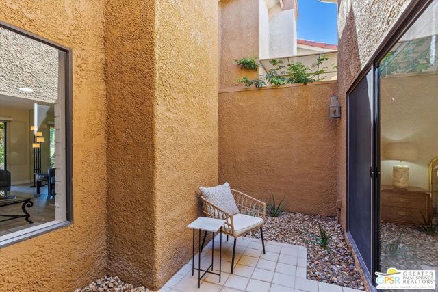 34 Camino Arroyo Place, Palm Desert CA: https://media.crmls.org/mediaz/126e3a80-384c-40a6-93aa-f03ae0748bc2.jpg