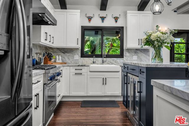 1423 Warnall Avenue, Los Angeles CA: https://media.crmls.org/mediaz/126ea5ff-7fac-4682-947f-5ccaa7aa81da.jpg