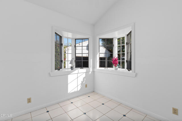 Detail Gallery Image 14 of 35 For 4920 Nagle Ave, Sherman Oaks,  CA 91423 - 3 Beds | 2 Baths