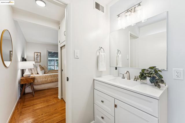 3129 Deseret Dr, Richmond CA: https://media.crmls.org/mediaz/126f7557-4187-41d5-a06b-905c7f3b9421.jpg