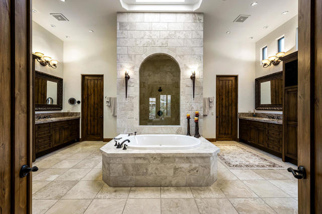 936 Andreas Canyon Drive, Palm Desert, CA 92260