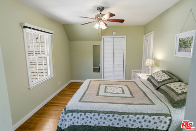 1816 Rosita Drive, Glendale CA: https://media.crmls.org/mediaz/1270bfa3-e743-4333-b124-9f3969fe0d34.jpg