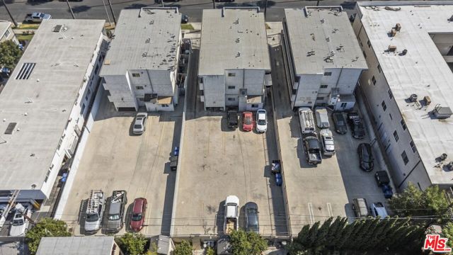 14333 Haynes Street, Van Nuys CA: https://media.crmls.org/mediaz/12718a2d-c40c-4790-a702-83cf4222a8a7.jpg
