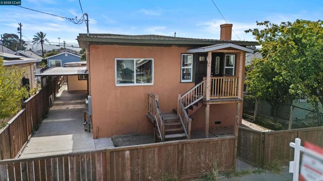 840 7th St, Richmond CA: https://media.crmls.org/mediaz/1271c290-040b-40ec-b970-83bdfa7ad248.jpg