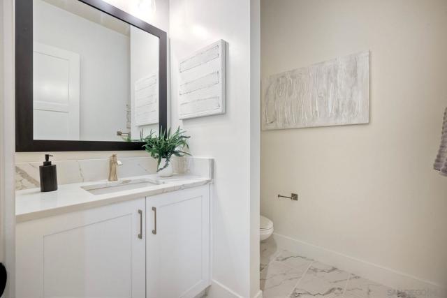 16350 Sage Trails Ct, Poway CA: https://media.crmls.org/mediaz/127271f8-8f6c-425c-92ae-e6db60a0f137.jpg