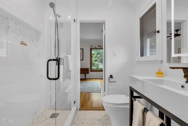 1602 Golf Club Drive, Glendale CA: https://media.crmls.org/mediaz/1272838f-6314-400b-b10b-53c74cf70c86.jpg