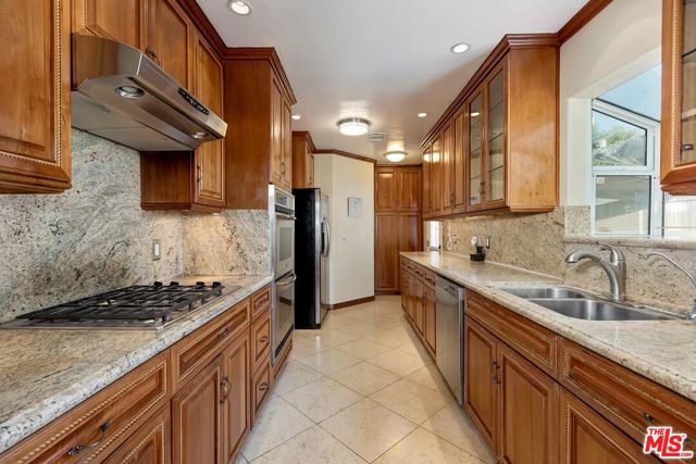5049 Hesperia Avenue, Encino CA: https://media.crmls.org/mediaz/1272fb59-6519-47a4-b903-7e2d54d1c9ac.jpg