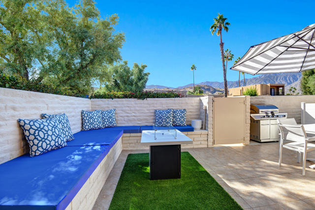 2101 Los Patos Drive, Palm Springs CA: https://media.crmls.org/mediaz/127306e4-81d3-476d-9c83-039248435aba.jpg