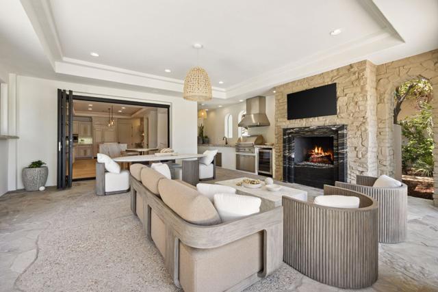80740 Via Portofino, La Quinta CA: https://media.crmls.org/mediaz/12731ad3-47a7-4bae-8668-5d07a38b5c17.jpg