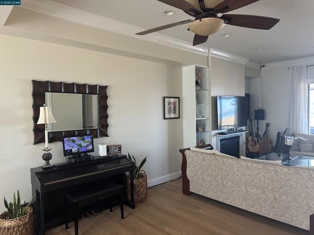 Image 12 of 30 For 2144 Railroad Ave