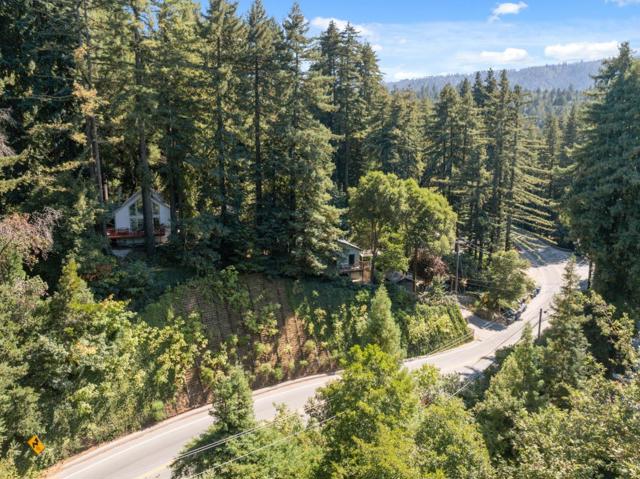 325 Fireside Road, Boulder Creek CA: https://media.crmls.org/mediaz/127336a5-7157-4ca0-b409-9a0fcc09152f.jpg