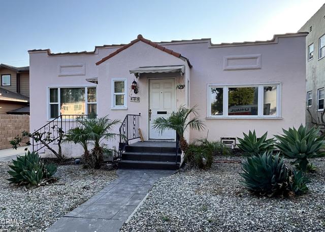 405 S Verdugo Road, Glendale CA: https://media.crmls.org/mediaz/1273545e-9530-489b-8a53-f093e7342f98.jpg