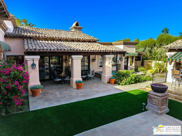 32 Clancy Lane, Rancho Mirage CA: https://media.crmls.org/mediaz/12735ae3-e4a4-42e3-a5d1-8c37a85832cc.jpg