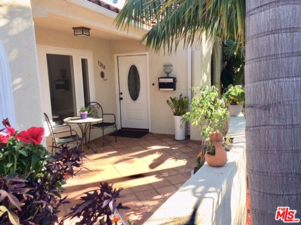 1350 S Curson Avenue
