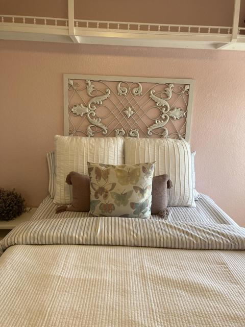 3430 Corte Viejo, Carlsbad CA: https://media.crmls.org/mediaz/12737f2c-ec3e-4be0-b92d-53a2fdd5cc46.jpg