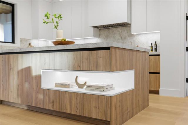 852 La Para Avenue, Palo Alto CA: https://media.crmls.org/mediaz/1273cb69-8f1e-4d81-aa33-fa2036035bd3.jpg