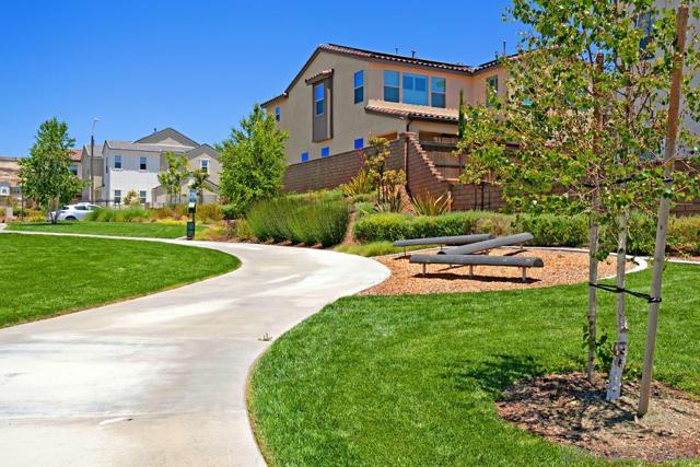 1091 Camino Cantera S, Chula Vista CA: https://media.crmls.org/mediaz/12740044-77da-4b39-a917-09f76e751db4.jpg