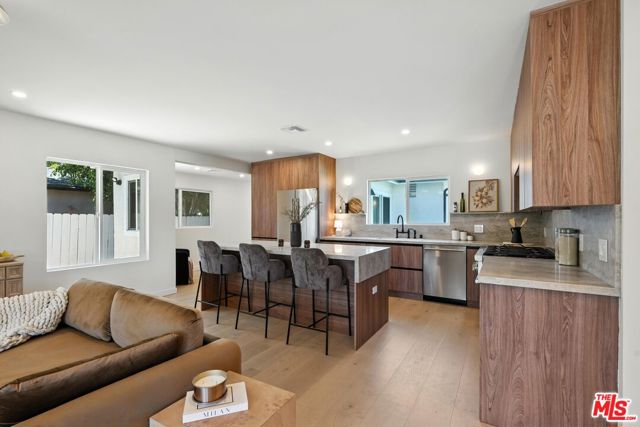 15727 Hartsook Street, Encino CA: https://media.crmls.org/mediaz/1274648b-1718-4bde-b28a-e587df9e34e8.jpg