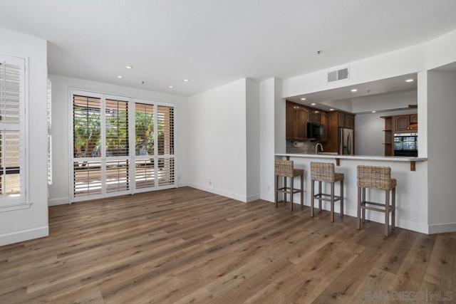 5895 FRIARS RD, San Diego CA: https://media.crmls.org/mediaz/1274cbb3-4756-45cf-b49f-f74af0ec8dec.jpg