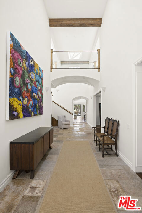2325 Duxbury Circle, Los Angeles CA: https://media.crmls.org/mediaz/1274fe15-0516-4f83-9b33-edbdf3fee23f.jpg