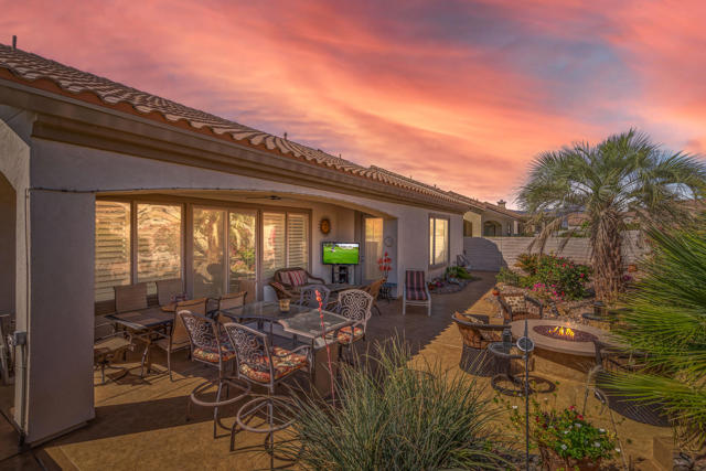 80132 Avenida Santa Olivia, Indio CA: https://media.crmls.org/mediaz/127613fc-9397-48cd-99ea-09faed604237.jpg