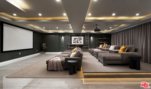 3820 Knobhill Drive, Sherman Oaks CA: https://media.crmls.org/mediaz/1276b29a-f63b-4db8-a68a-9757b3acd779.jpg