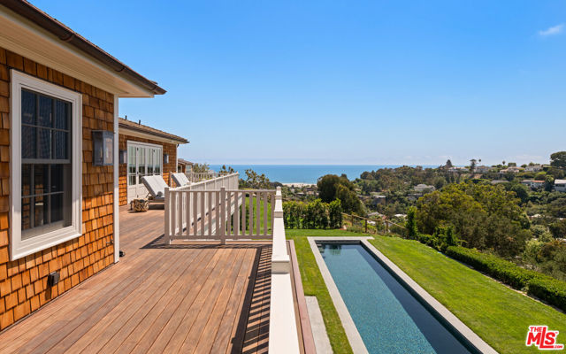 525 Spoleto Drive, Pacific Palisades CA: https://media.crmls.org/mediaz/1276bda9-6521-4aa7-af91-e95cfa292a5f.jpg