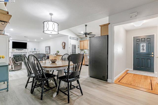 4533 Santa Cruz Ct, Fremont CA: https://media.crmls.org/mediaz/12773d4b-b3b3-42c2-ae1a-67a1e3f2f241.jpg