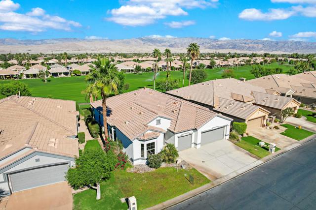 44584 S Heritage Palms Drive, Indio CA: https://media.crmls.org/mediaz/1277987d-fac8-40bf-821a-db012c68841f.jpg