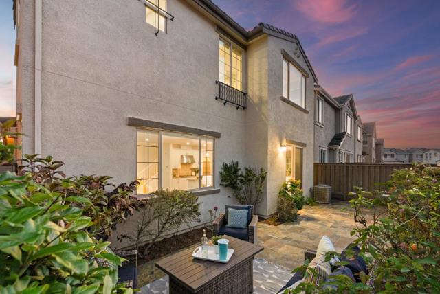 355 Crestview Circle, Daly City CA: https://media.crmls.org/mediaz/1277d9c8-9e94-4ac7-9780-6ec69805fea6.jpg
