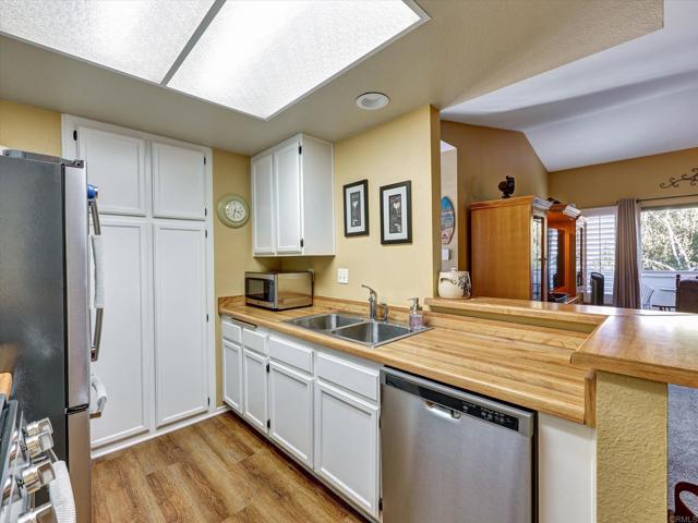 Detail Gallery Image 12 of 31 For 1091 Shadowridge Dr #114,  Vista,  CA 92081 - 2 Beds | 1 Baths