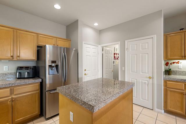 81297 Golden Barrel Way, La Quinta CA: https://media.crmls.org/mediaz/127a0067-f26c-4cba-87ee-e670c8002018.jpg